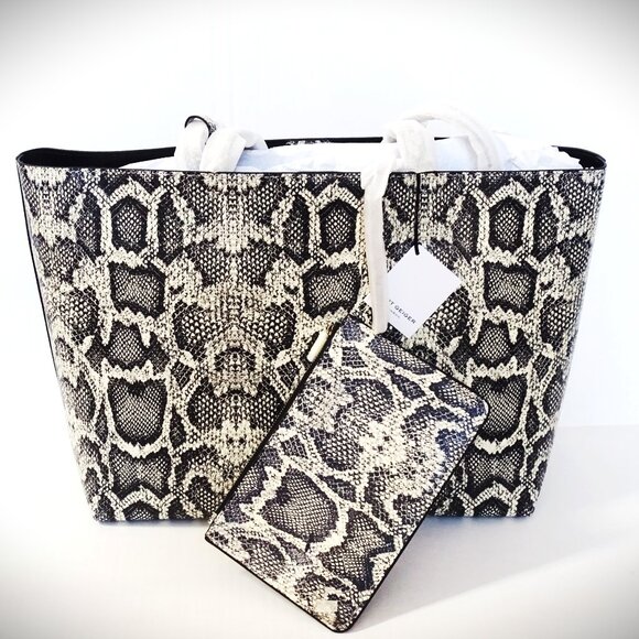 KURT GEIGER Chelsea Genuine Open White Color Leather Shopper Bag with Pouch - Picture 8 of 9